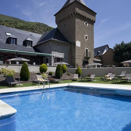 Parador De Arties Bagian luar foto