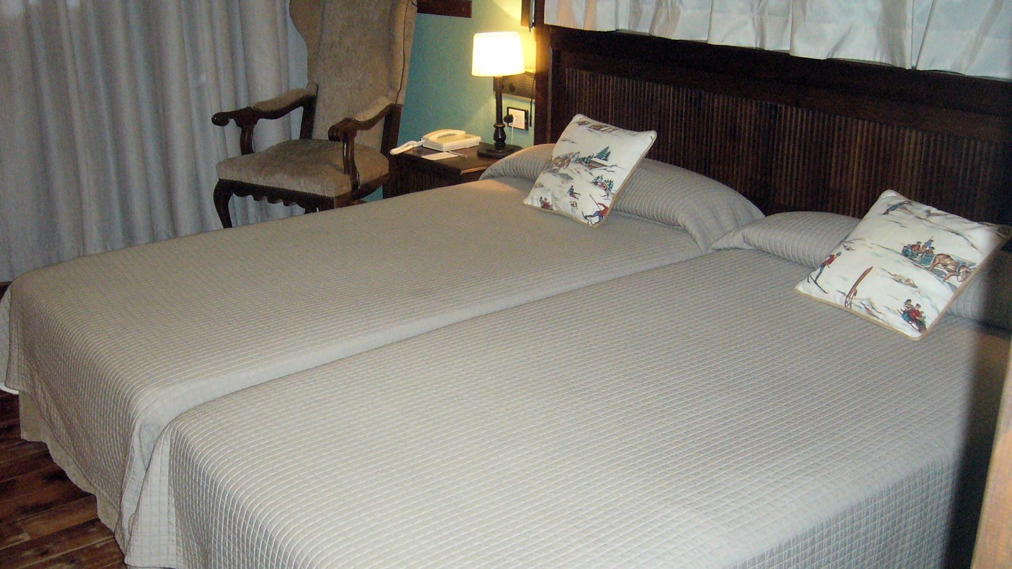 Parador De Arties Bagian luar foto