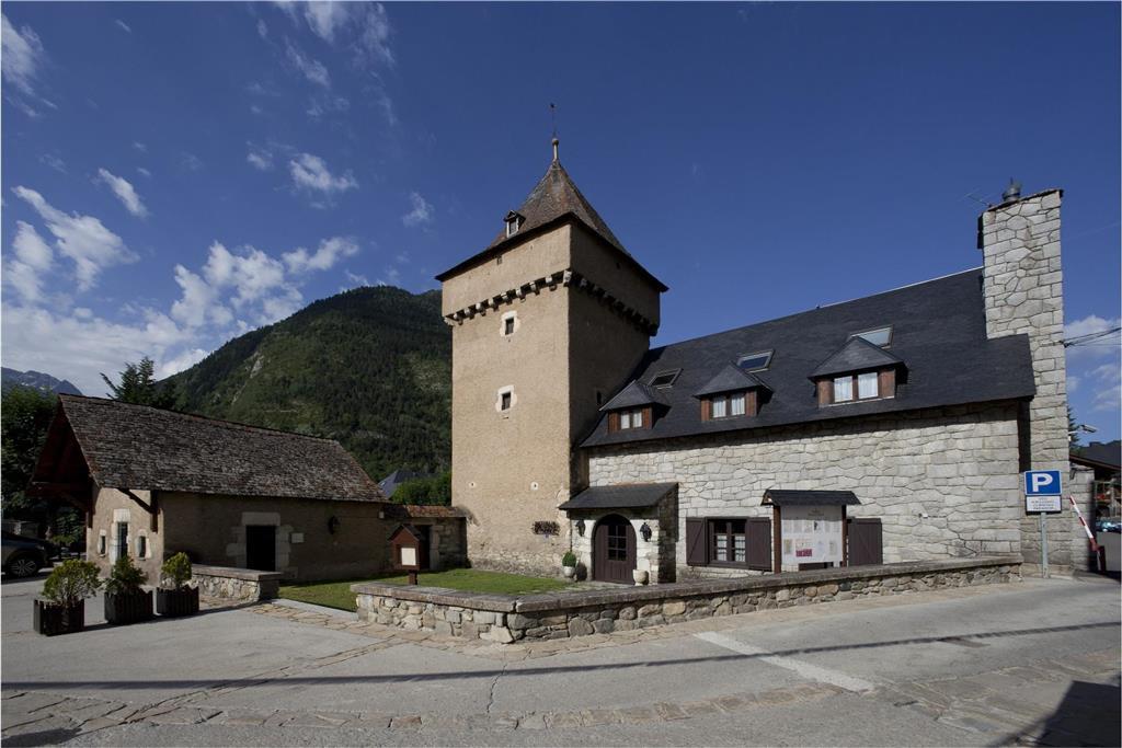 Parador De Arties Bagian luar foto